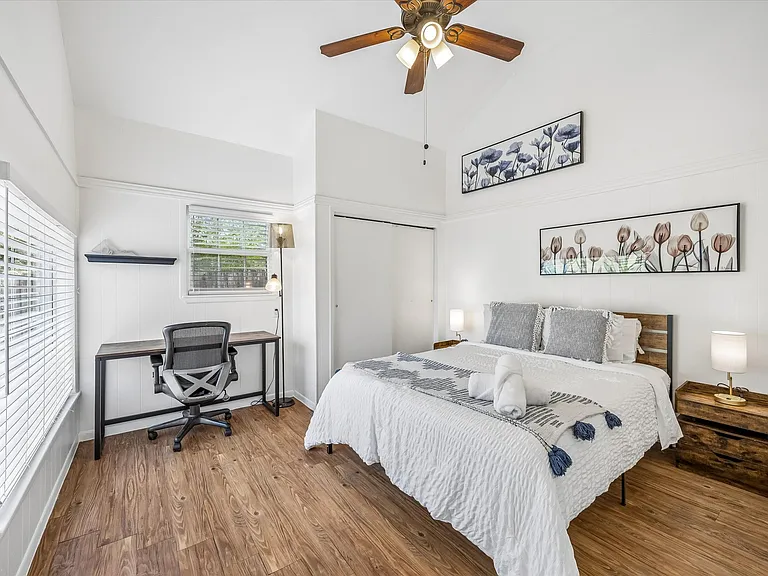 211 Lessin Ln #B — Photo 10