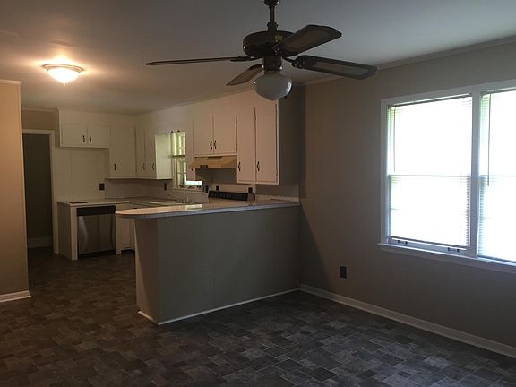 2nd image of 1011 Skyline Dr