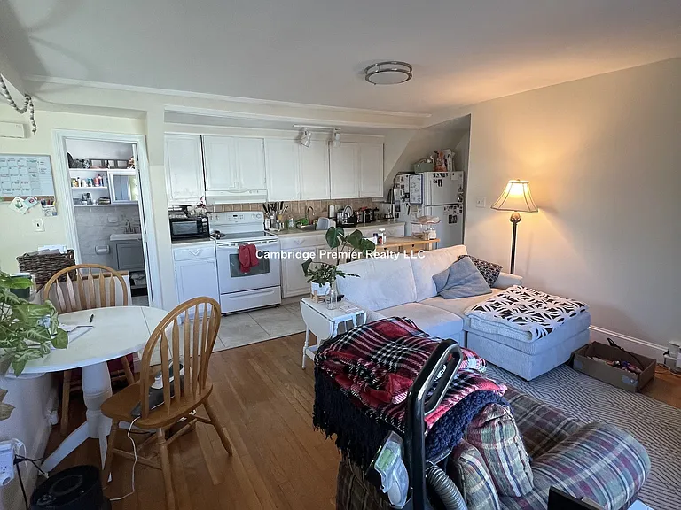 9 Cedar St #3 — Photo 2