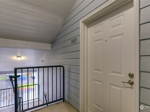 4th image of 1411 Evergreen Park Drive SW #303