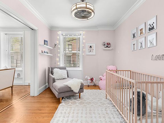 5th image of 309 W 93rd St APT 1A