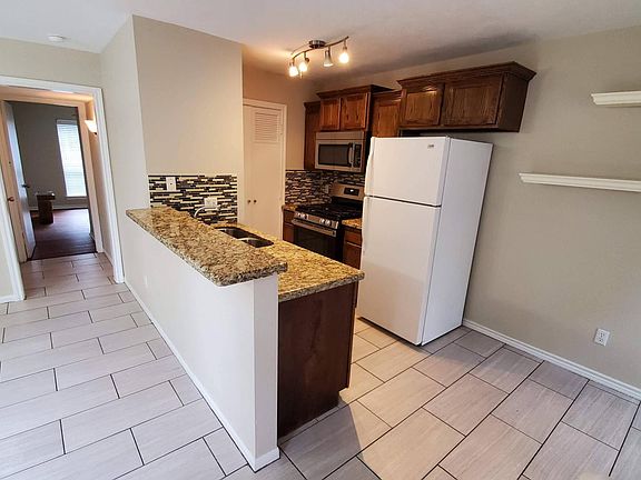 5th image of 1216 Oney Hervey Dr