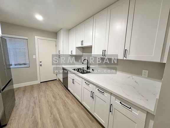 5th image of 3841 Marlborough Ave