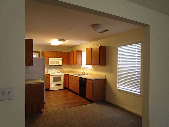 4th image of 2607-2609 Northampton Dr