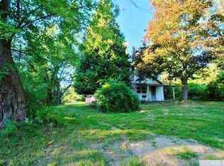 221 Lakeview Rd, Craryville, NY 12521