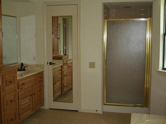 5th image of 1105 Eton Dr