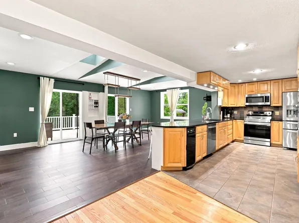 73 Glendale Rd, Hampden, MA 01036