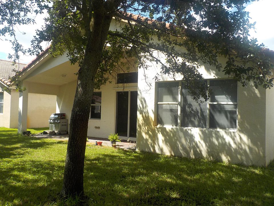 2nd image of 1868 SW Jamesport Dr