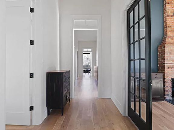 4th image of 206 Linden Ave