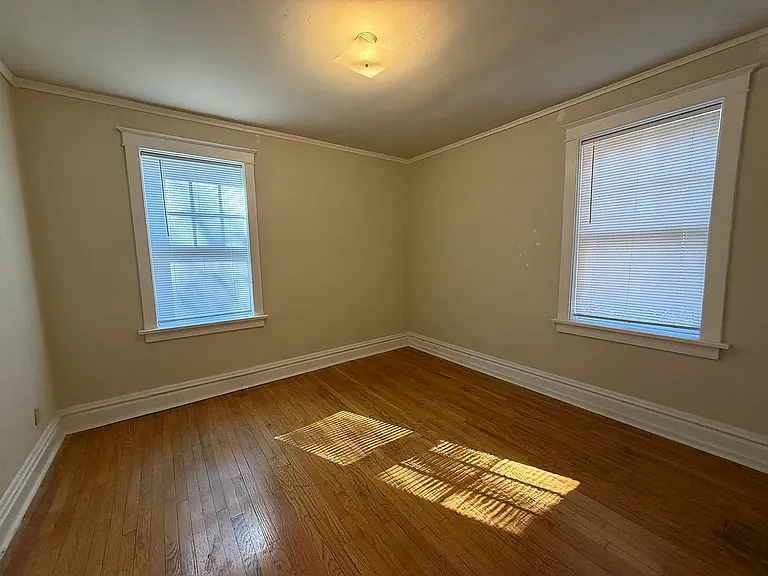 6324 Southwood Ave — Photo 10