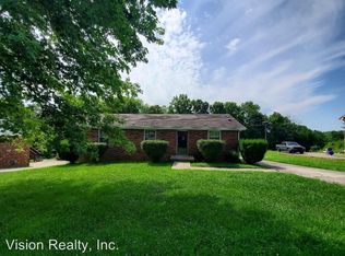 720 Overton Dr, Clarksville, TN 37042