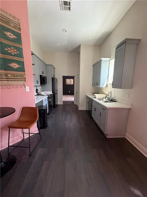 1 bed, 750 sqft, $1,300 — Photo 4