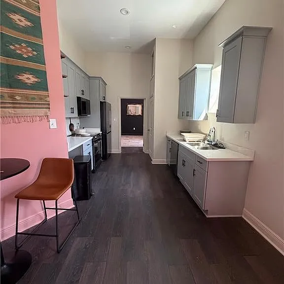 430 Homer St — Photo 4