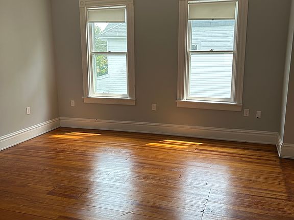 5th image of 1103 Oakwood Ave Floor 2