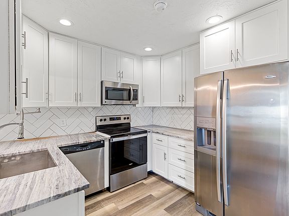 4th image of 2214 51st Avenue Dr E