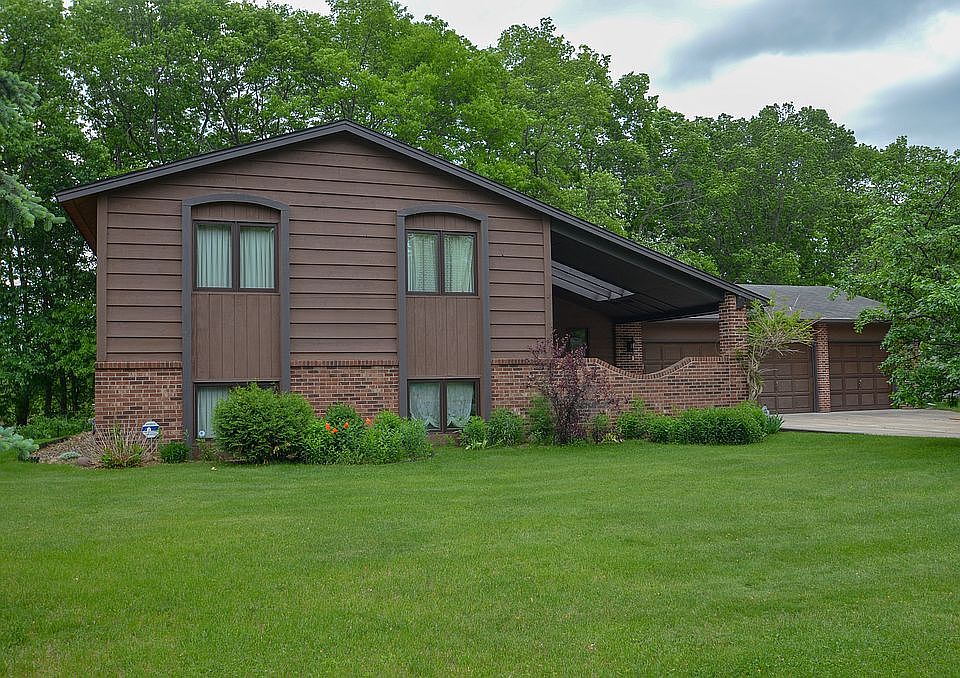 1st image of 3740 Rum River Dr