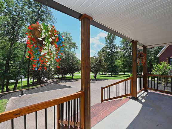 4th image of 125 Happy Hollow Rd
