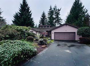 350 E Fairway Dr, Allyn, WA