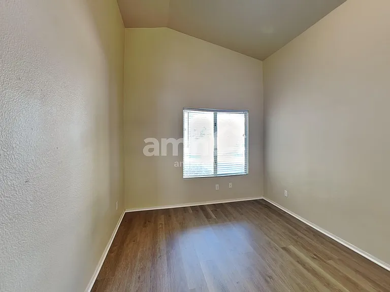325 Greenleaf Glen St — Photo 12