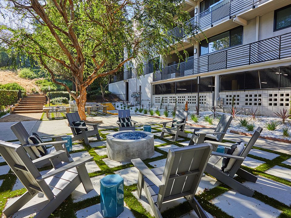 Outdoor Lounge