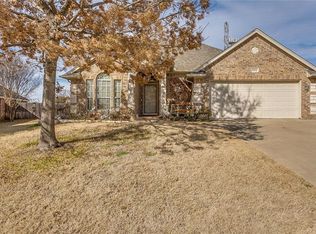 5552 Plata Ln, Benbrook, TX 76126
