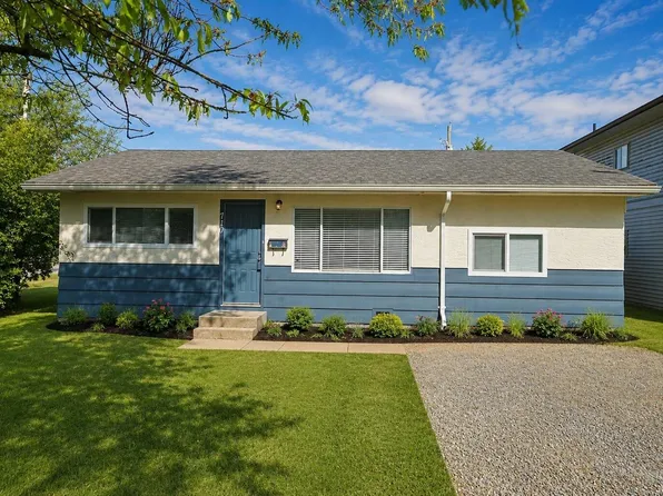 710 Winchester Ave, Nanaimo, BC V9R 4C1