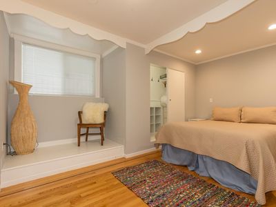 2456 Leavenworth St - Image 4