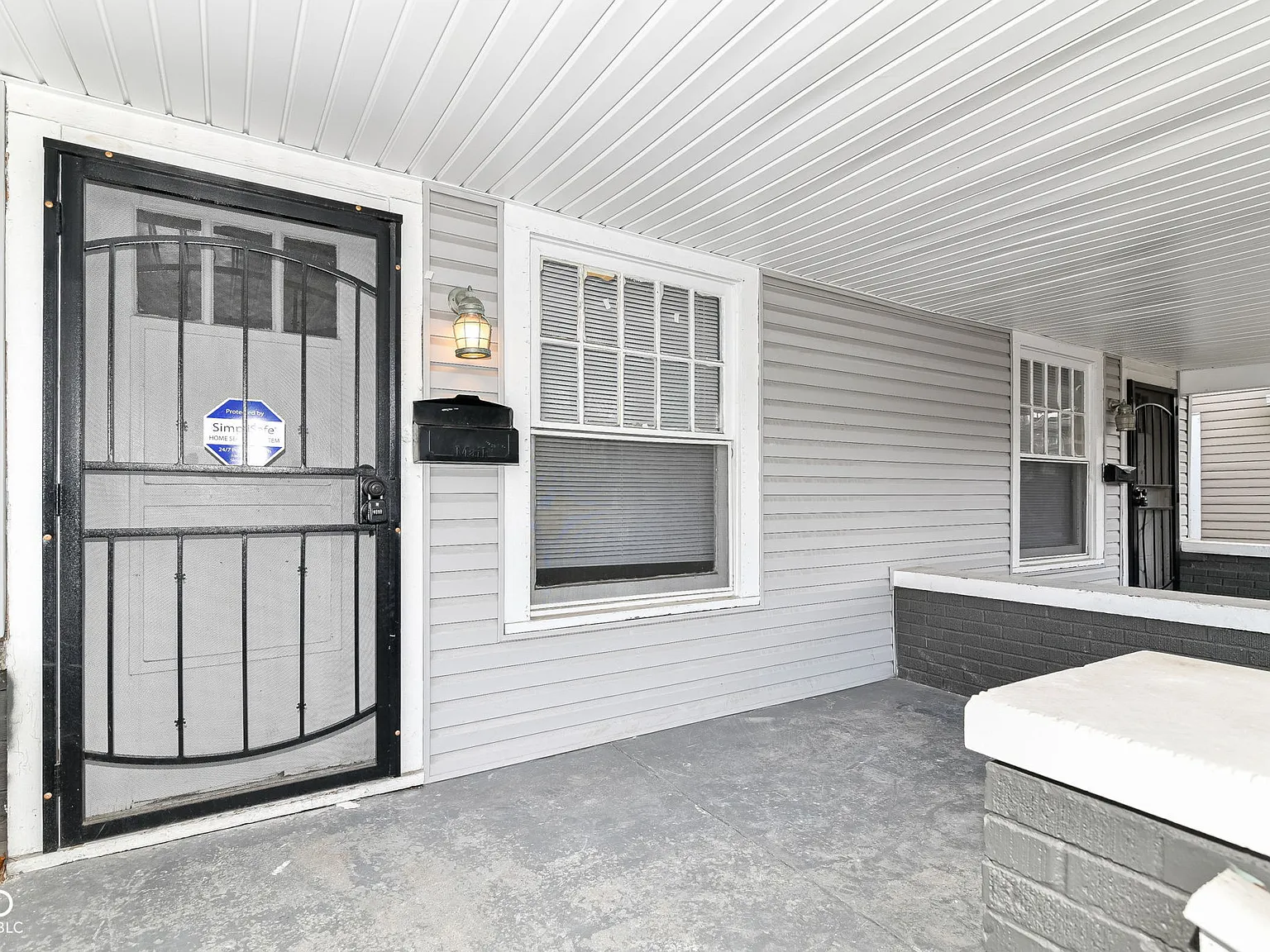 3 bed, 1.5 bath, 2352 sqft, $1,495 — Photo 2