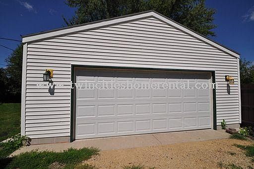 4th image of 641 Berwood Ave W