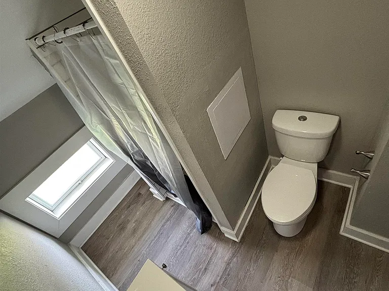 708 E Jefferson Blvd #B — Photo 5