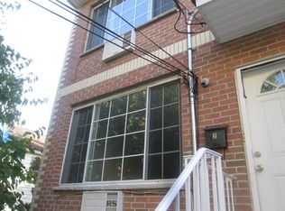 814 E 216th St #2, Bronx, NY 10467