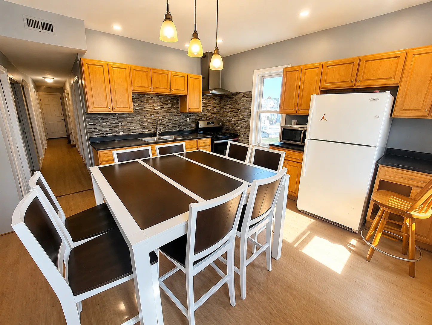 20 Browning Ave — Photo 2