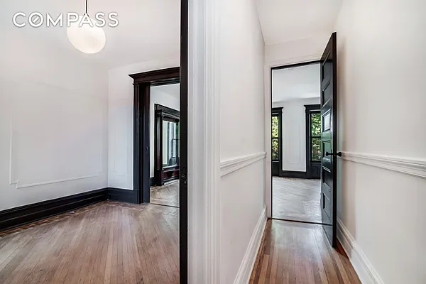 Rented by Compass | media 75