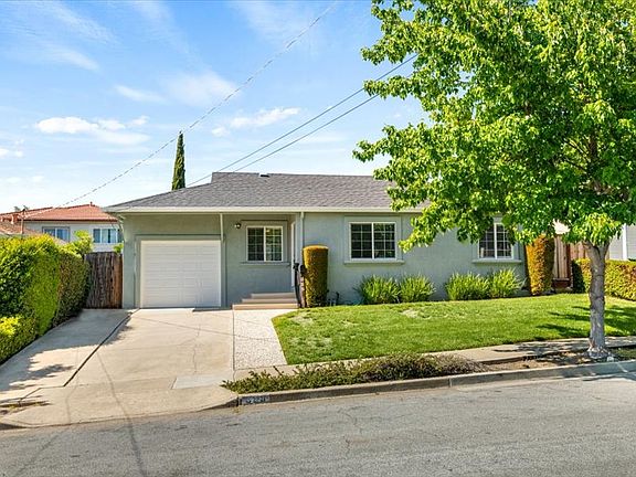 4th image of 323 De Leon Ave