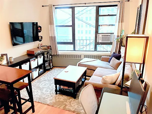 Rented by Bond New York | media 17