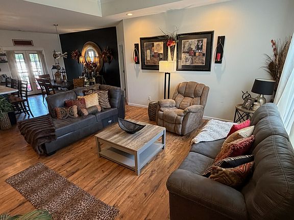 4th image of 203 Ashford Dr