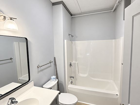 5th image of 54 N Main St #202