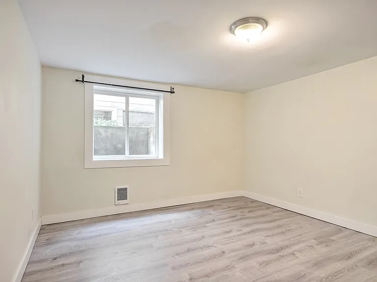 1815 NE 55th St — Photo 10