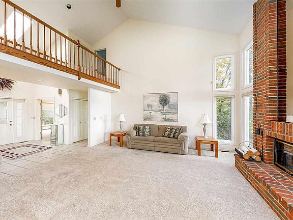 5th image of 10550 Peninsula Dr