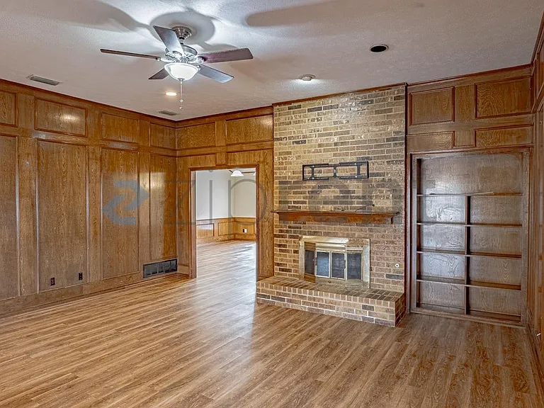 10 Cypress Ct — Photo 2