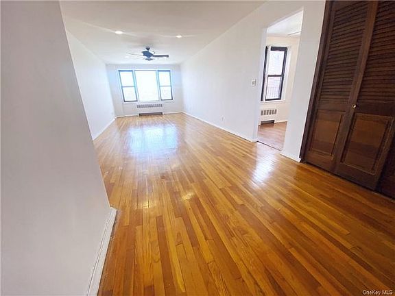 5th image of 10 Franklin Ave APT 6A