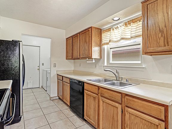 5th image of 10801 Central Park Dr NE