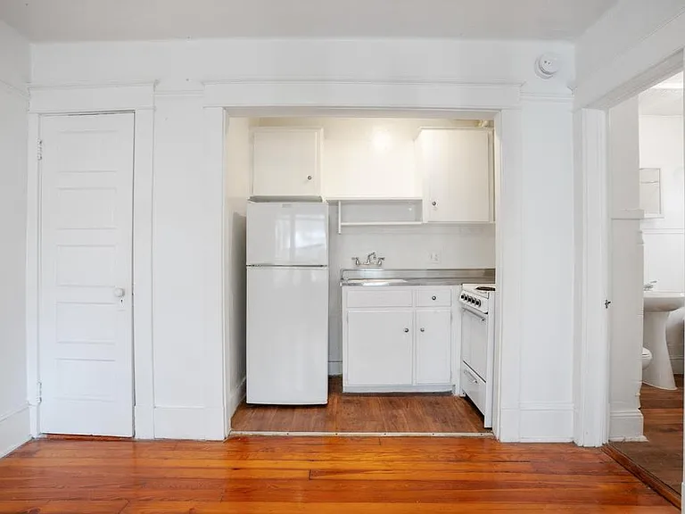 210 E Morse Blvd #1-33 — Photo 4