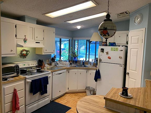 4th image of 36 Highland Falls Dr