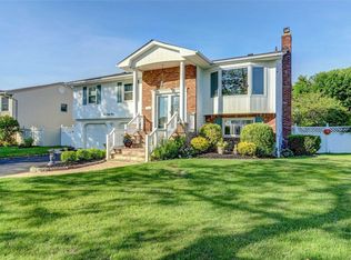 159 Anchorage Dr, West Islip, NY 11795