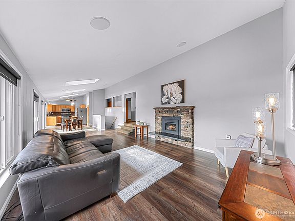 3rd image of 11309 Vernon Road