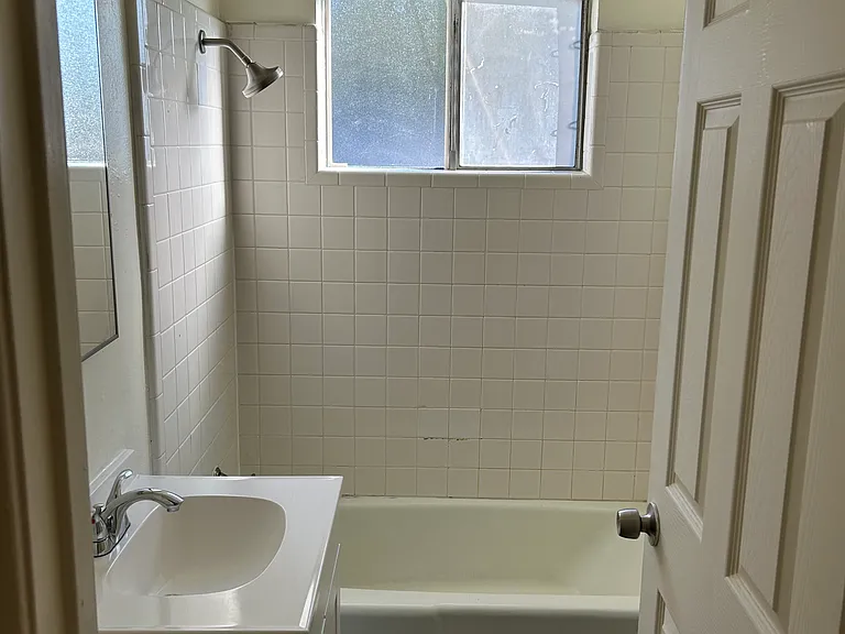 1909 Althoff Ct #D — Photo 5