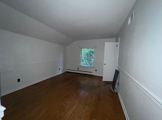 21 Lexington Ave, Rochelle Park, NJ 07662