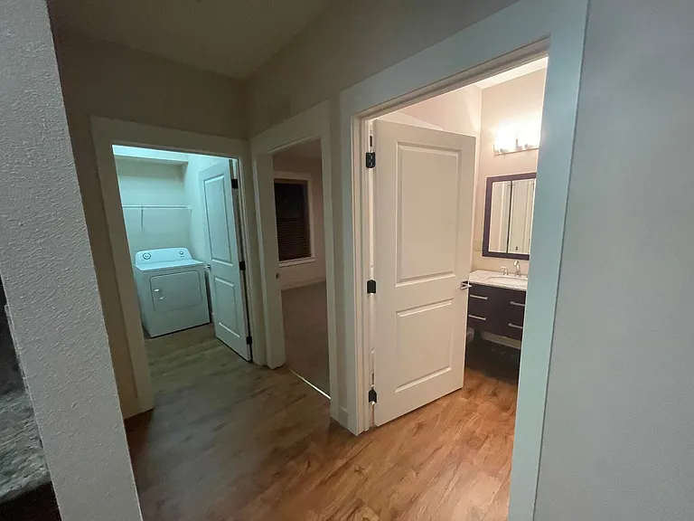 4600 S Sheridan Rd — Photo 8