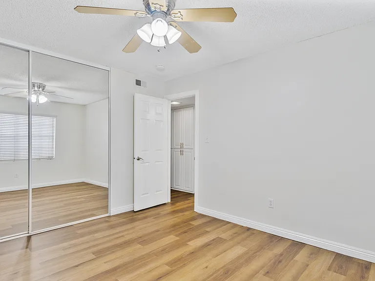 7614 Parkway Dr #1E — Photo 6